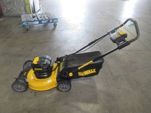 lot 10 image: Dewalt 21.5 in. 20-Volt MAX Lithium-Ion Cordless Battery Walk Behind Push Mower DCMWP233U2