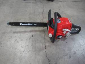 lot 15 image: Homelite Chainsaw 4218c, 18 bar 4218C