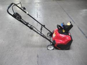 lot 27 image: Toro Power Curve 18 in. Electric Snow Blower 38381