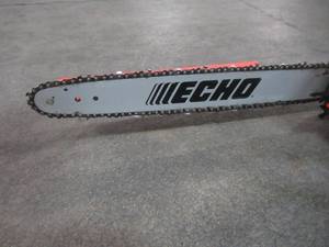 lot 30 image: Echo 18 in. 40.2cc Gas Chainsaw CS-400-18