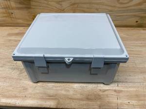 lot 40 image: STAHLIN PC1412 14X12X6 COVER ENCL