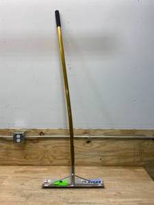 lot 95 image: KRAFT TOOL Concrete Placer, 4 x 19-12 in, 60 L