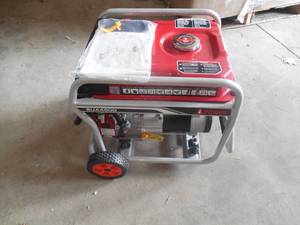 lot 4 image: A-iPower 4500 Peak3500 Running Watts Portable Gas Generator