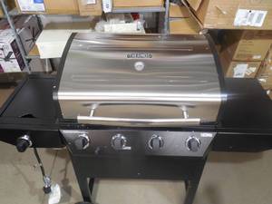 lot 8 image: Thermos 4-Burner Propane Gas Grill
