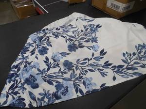 lot 88 image: Lush Decor Tanisha Shower Curtain