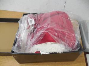 lot 96 image: 2-in-1 Wearable Throw