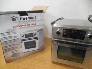 lot 134 image: LifeSmart 10-in-1 Air Fryer Grill with Rotisserie