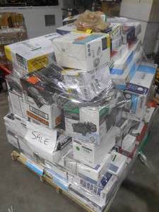 lot 30 image: WHOLESALE PALLET LOT OF FAUCETS - SHOWER HEADS