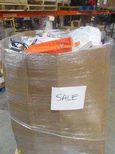 lot 32 image: WHOLESALE PALLET LOT OF GENERAL MERCHANDISE- SMALLS