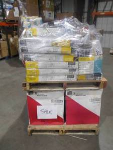 lot 33 image: WHOLESALE PALLET LOT OF FAUCETS AND TREE BASES