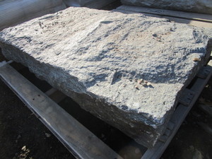 RUSTIC GRANITE STEPSTONE