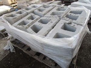 CONCRETE WALL BLOCK
