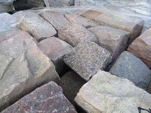 RECLAIMED GRANITE COBBLE