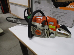 lot 25 image: Stihl MS270C Chainsaw