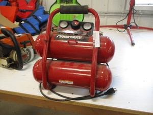 lot 30 image: Powermatic 2 Gallon Air Compressor