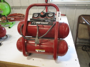 lot 31 image: Powermatic 2 Gallon Air Compressor