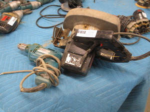 lot 42 image: Makita Drill and Craftsman Circular Saw