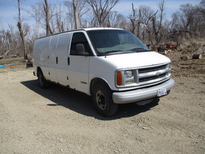 lot 1 image: Chevy Cargo Van