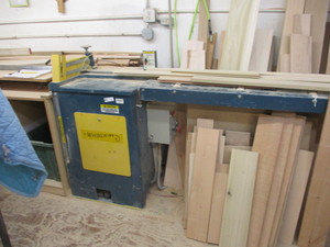lot 3 image: Whirlwind Upcut Saw with feed table