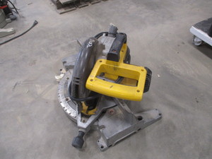 lot 53 image: Dewalt DW703 Miter Box Saw