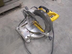 lot 54 image: Dewalt DW 703 Miter Box Saw