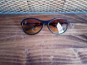 lot 43 image: Smart View Elite High Definition Sunglasses