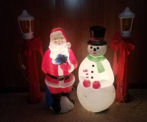 Vintage Holiday Decor Collection  Blow Mould  Lights  Wreaths