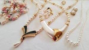 Collection of Vintage Pearl Bead Jewelry Assortment