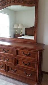 lot 8 image: Impressions by Thomasville 8 Drawer Dresser with Mirror