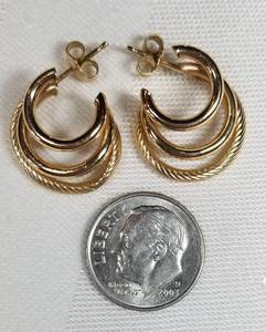 lot 40 image: 14K Yellow Gold Triple Hoop Earrings