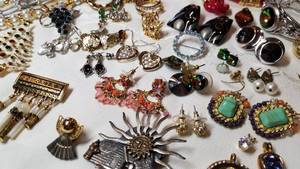 lot 74 image: Bling and Sparkler Jewelry Collection  Earrings, Bracelets, Pins & Necklaces
