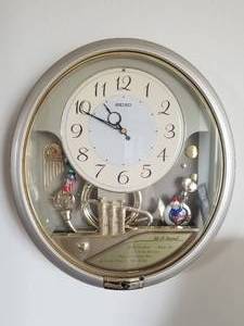 lot 129 image: Adorable Seiko Musical Clock