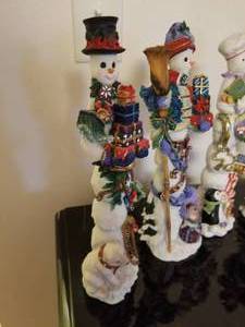 lot 124 image: Collection of Lenox Snowmen