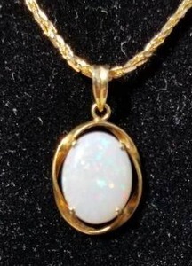 lot 45 image: 14K Yellow Gold Opal Pendant and Chain Necklace