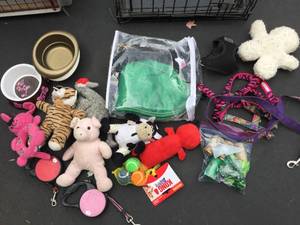 lot 138 image: Pet Care Items