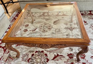 lot 6 image: Classy Glass Top Coffee Table