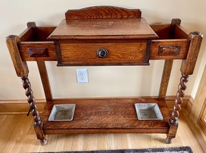lot 15 image: Vintage Umbrella Stand Console Table
