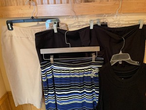 lot 153 image: Womens Capris, Skirts and a Dress