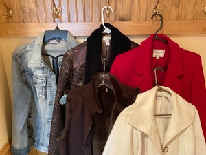 lot 152 image: Womens Coats