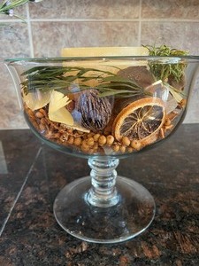 lot 119 image: Faux Floral Decor