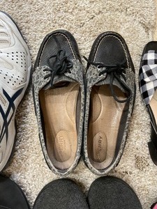 lot 115 image: Shoes
