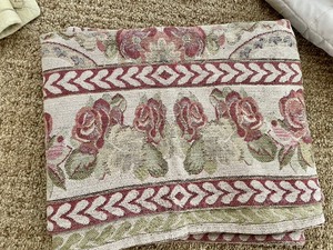 lot 90 image: Linens and More