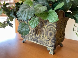 lot 83 image: Faux Floral Decor