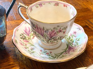 lot 20 image: Teacups and More