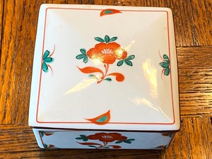 lot 23 image: Tiffany and Co Trinket Box