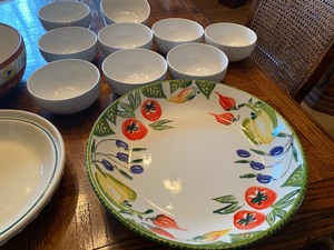 lot 32 image: Fantastic Kitchen Items