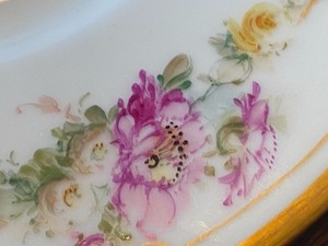 lot 30 image: Antique Hand Painted Platter