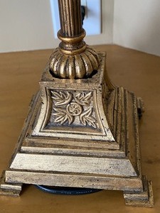 lot 38 image: Lovely Petite Table Lamp