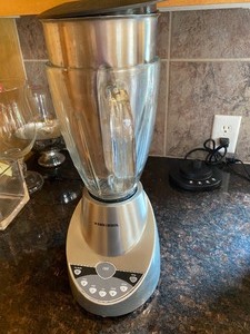 lot 45 image: Black and Decker Blender