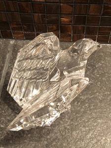 lot 165 image: Steuben Crystal Eagle